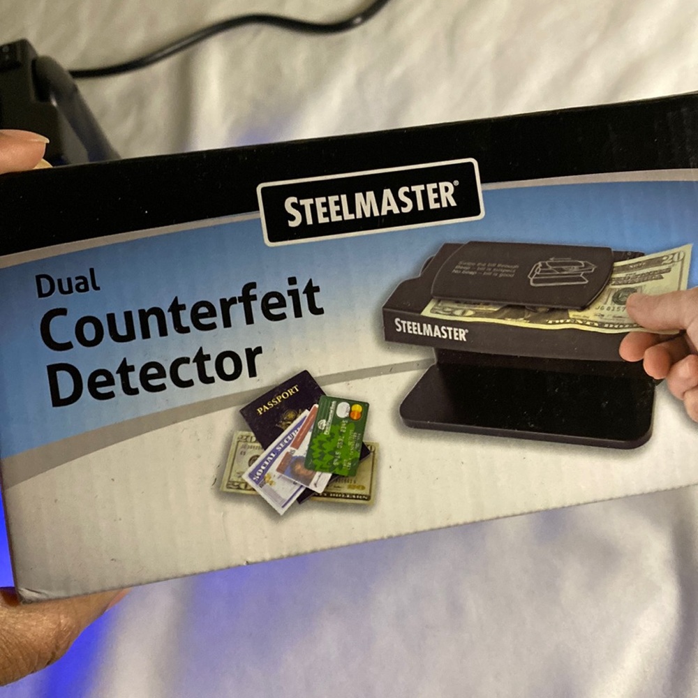 (AC) Dual Counterfeit detector